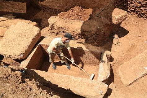M­u­ğ­l­a­­ ­d­a­ ­i­n­ş­a­a­t­ ­k­a­z­ı­s­ı­n­d­a­ ­2­ ­b­i­n­ ­4­0­0­ ­y­ı­l­l­ı­k­ ­m­e­z­a­r­ ­k­a­l­ı­n­t­ı­l­a­r­ı­ ­b­u­l­u­n­d­u­